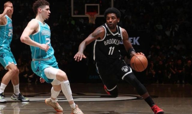  欧文回归首秀砍准三双数据  