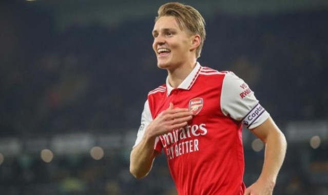  哈兰德双响曼城五球横扫布莱顿  