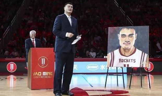  姚明入选名人堂引国内热议潮  