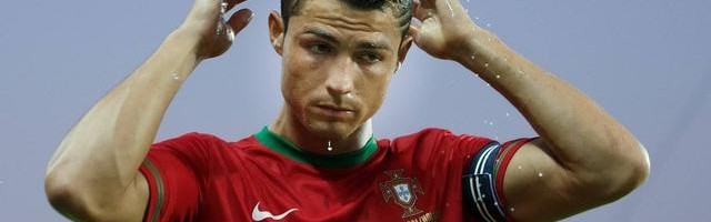  弗赖堡主帅创造队史最佳开局  