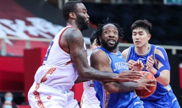  坎宁安33分活塞加时胜步行者  