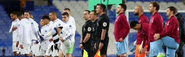  埃弗顿终结曼联不败纪录戴奇变阵收奇效  