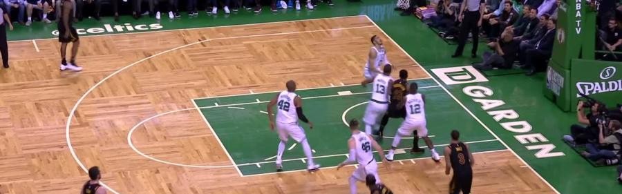  乌鸦纽卡斯尔定位球战术显威攻克伦敦防线