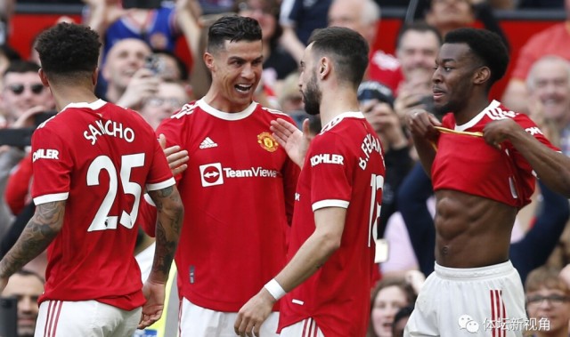  卡尔斯鲁厄老将宝刀未老，帽子戏法书写传奇