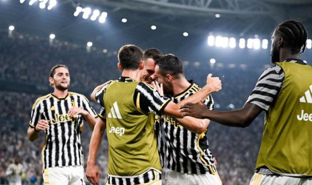  国际米兰绝杀尤文，登顶意甲积分榜  