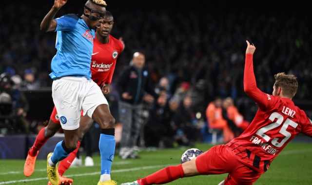  奥斯梅恩戴帽，那不勒斯狂胜弱旅  