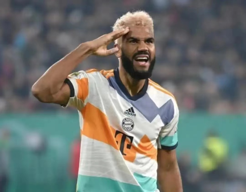  拜仁慕尼黑锋线大将遭遇重伤将缺阵三个月  