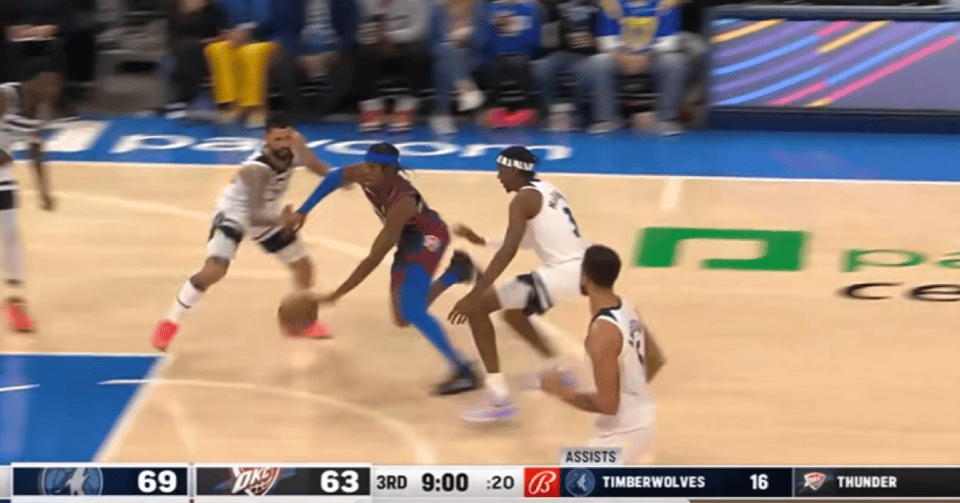  爱德华兹三分绝杀雷霆，森林狼逆袭升位  