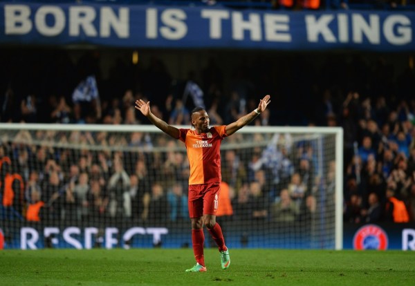  多特蒙德绝杀对手，惊险晋级欧冠八强  